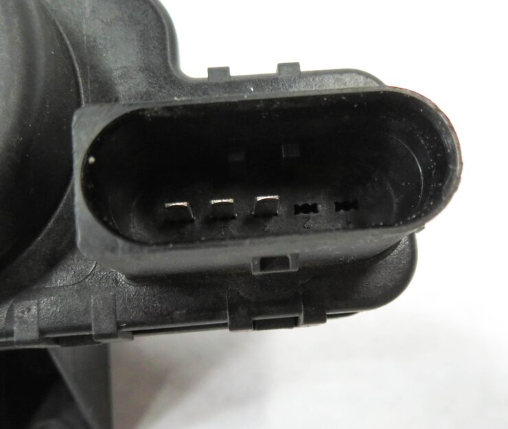 Thumbnail 6: 2011 BMW X5 (E70) 3.0L M57Y DIESEL ENGINE EMISSION DEF FLUID TRANSFER PUMP