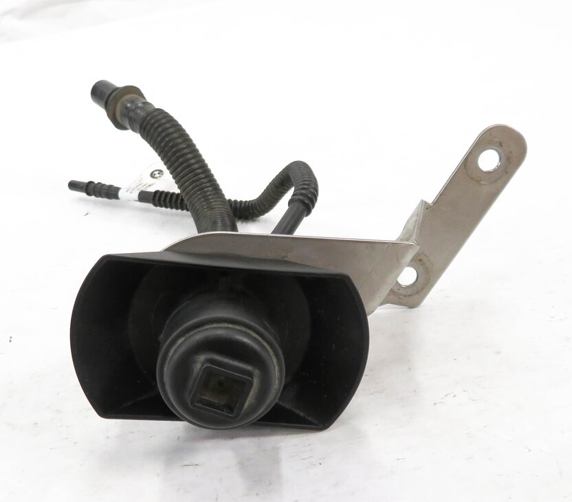 Thumbnail 2: 2011 BMW X5 (E70) 3.0L M57Y TWIN TURBO DIESEL ENGINE DEF TANK FILLER PIPE TUBE