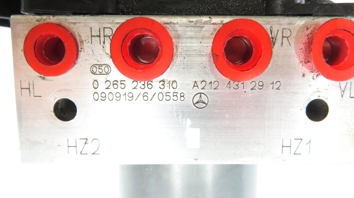 Thumbnail 6: 2010 MERCEDES BENZ E350 (W212) ABS ANTI LOCK BRAKE PUMP w/ MODULE