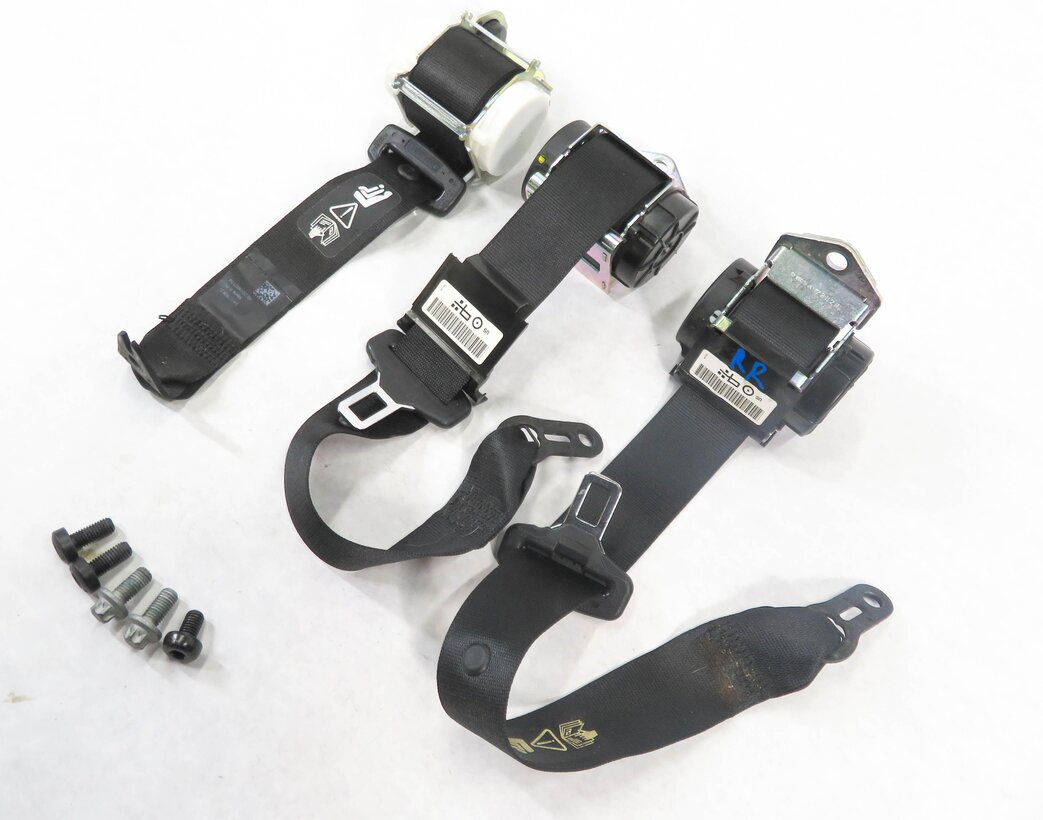 2013 BMW X1 (E84) REAR 2nd SECOND ROW SEATBELT BUCKLE RETRACTOR SET-3
