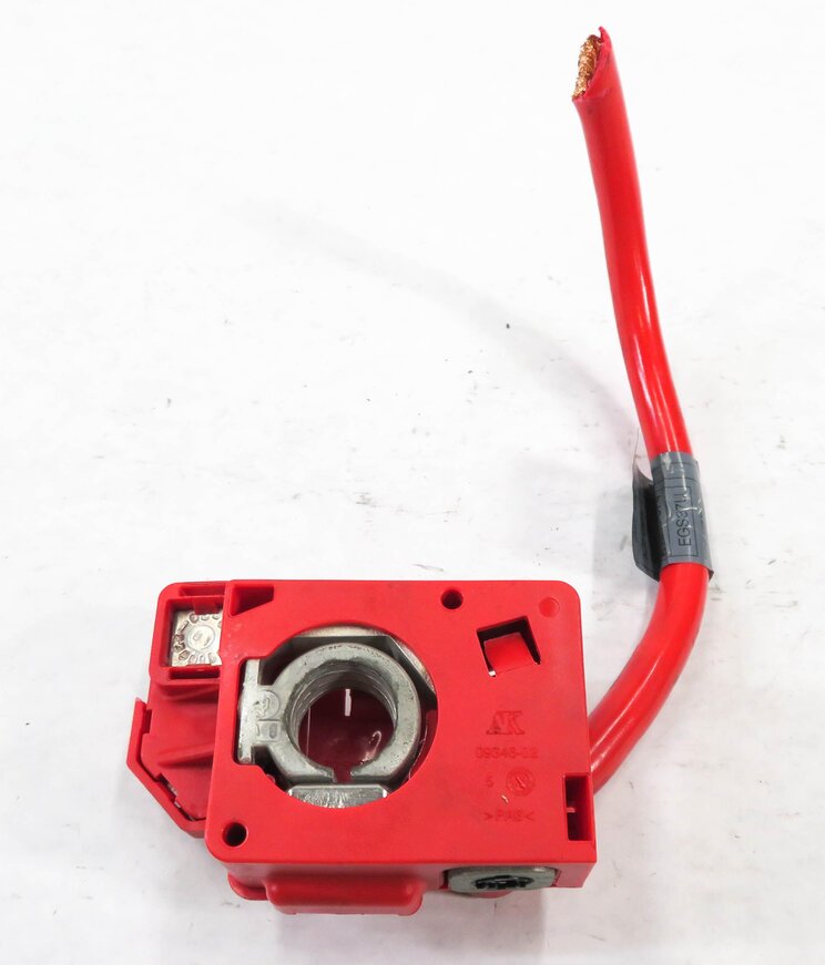Thumbnail 5: 2008 BMW 335i (E90) POSITIVE BATTERY CABLE SRS BLOWOUT (CUT END)