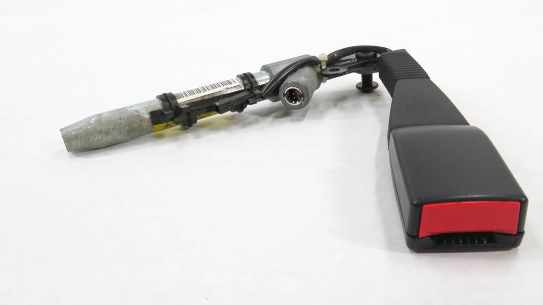 Thumbnail 2: 2007-2014 BMW X5 X6 X5M X6M (E70 E71) LEFT FRONT DRIVER SEATBELT BUCKLE RECEIVER