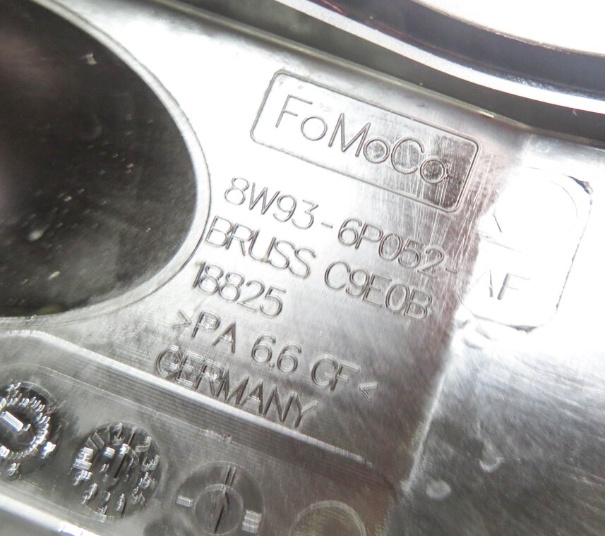 Thumbnail 6: 10-18 RANGE ROVER SPORT (L320 L322 L494 L405) 5.0L V8 - LEFT ENGINE VALVE COVER