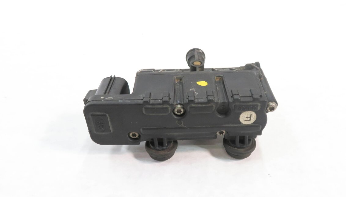 Thumbnail 2: 2012 LAND ROVER LR4 - FRONT AIR SUSPENSION PRESSURE RELIEF VALVE BLOCK