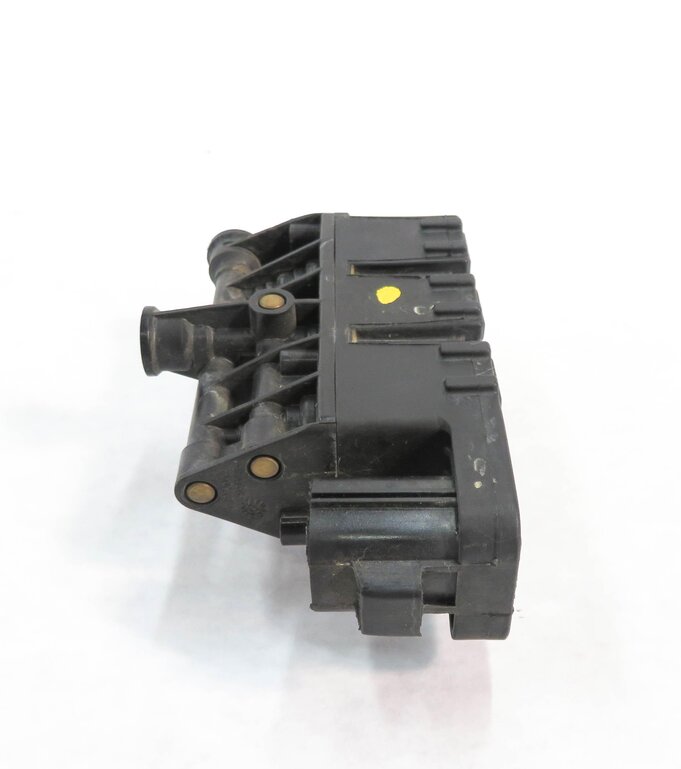 Thumbnail 3: 2012 LAND ROVER LR4 - FRONT AIR SUSPENSION PRESSURE RELIEF VALVE BLOCK