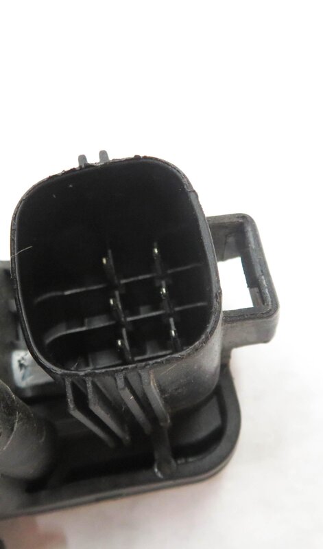 Thumbnail 6: 2012 LAND ROVER LR4 - FRONT AIR SUSPENSION PRESSURE RELIEF VALVE BLOCK