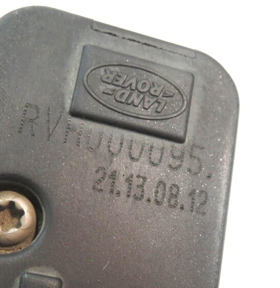 Thumbnail 7: 2012 LAND ROVER LR4 - FRONT AIR SUSPENSION PRESSURE RELIEF VALVE BLOCK