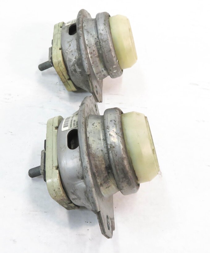 Thumbnail 3: 2010 RANGE ROVER SPORT (L320) 5.0L V8 ENGINE LEFT & RIGHT MOTOR MOUNT SET-2