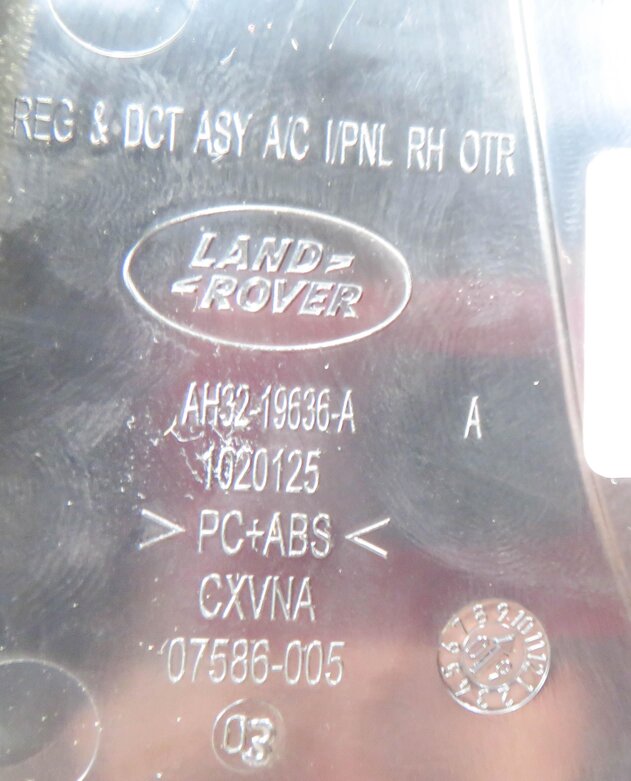 Thumbnail 6: 2010 RANGE ROVER SPORT (L320) RIGHT PASSENGER OUTER DASH HEATER A/C AIR VENT
