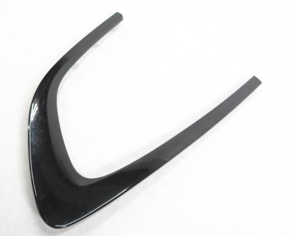 2011 BMW 535iGT (F07) RIGHT REAR QUARTER WINDOW GLASS WINDOW TRIM PIECE (BLACK)