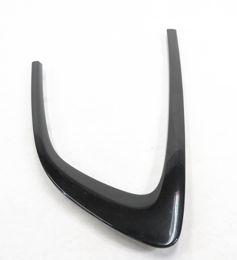 Thumbnail 2: 2011 BMW 535iGT (F07) RIGHT REAR QUARTER WINDOW GLASS WINDOW TRIM PIECE (BLACK)