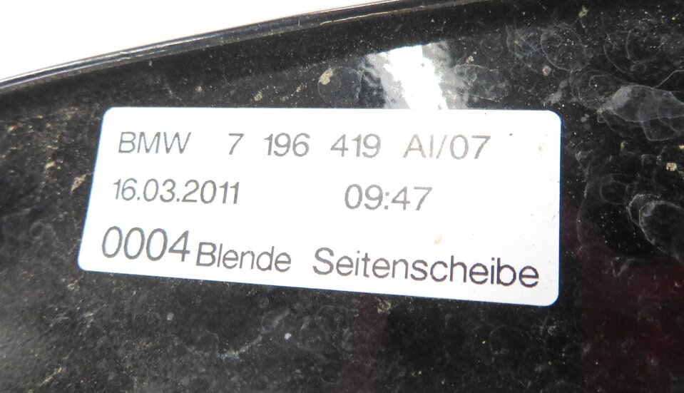 Thumbnail 6: 2011 BMW 535iGT (F07) RIGHT REAR QUARTER WINDOW GLASS WINDOW TRIM PIECE (BLACK)