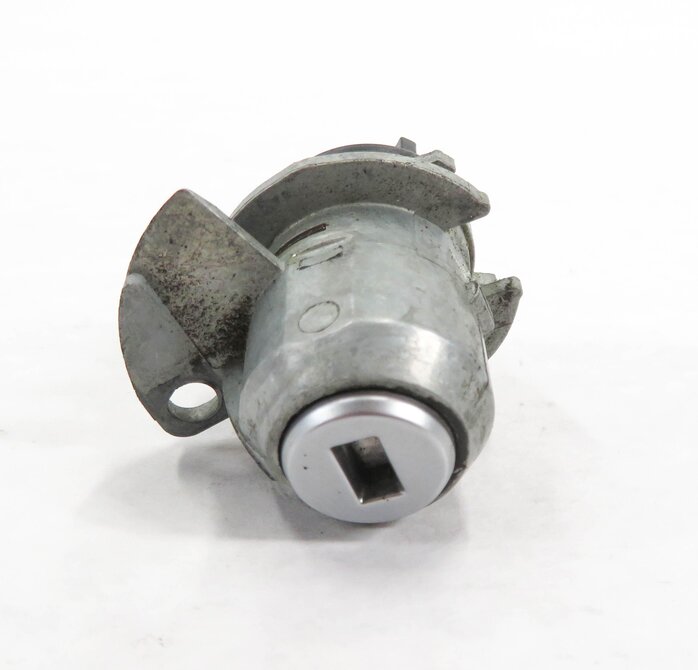 Thumbnail 2: 2011 BMW 535iGT (F07) LEFT DRIVER DOOR HANDLE LOCK CYLINDER w/ KEY SET-2