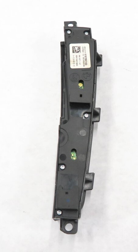 Thumbnail 6: 2011 BMW 535iGT (F07) SHIFTER CONSOLE PARK DISTANCE SENSOR TRACTION SWITCH PANEL
