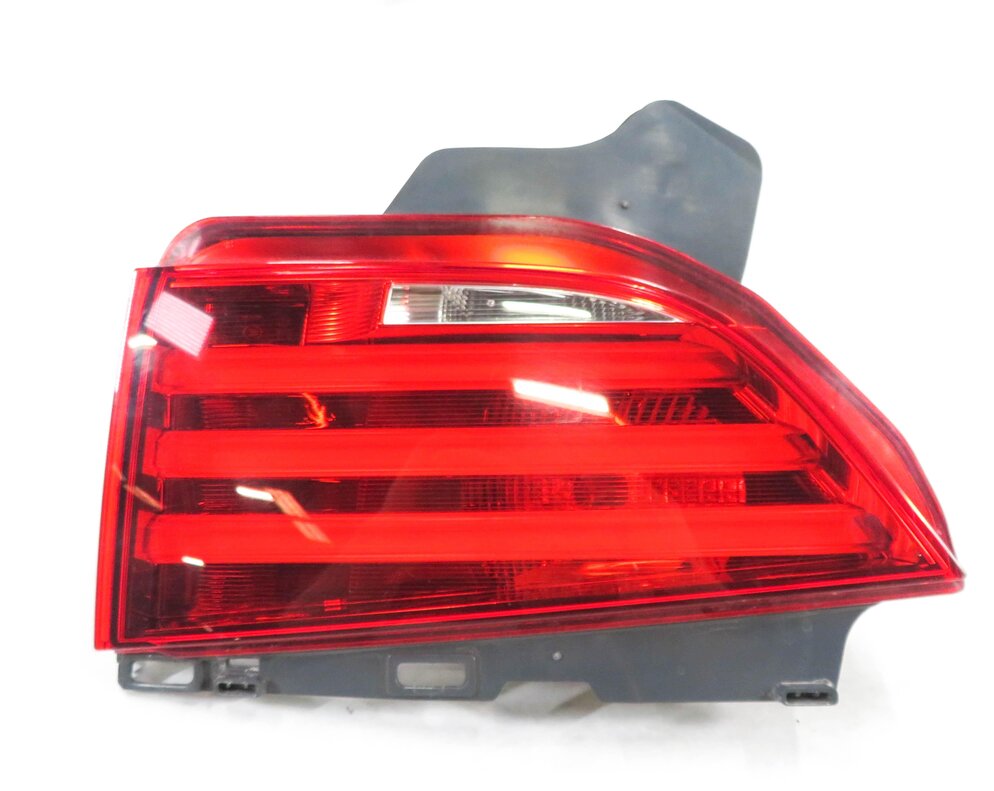 Thumbnail 3: 2010-2013 BMW 535iGT 550iGT (F07) RIGHT PASSENGER TRUNK LID TAILLIGHT LIGHT LAMP