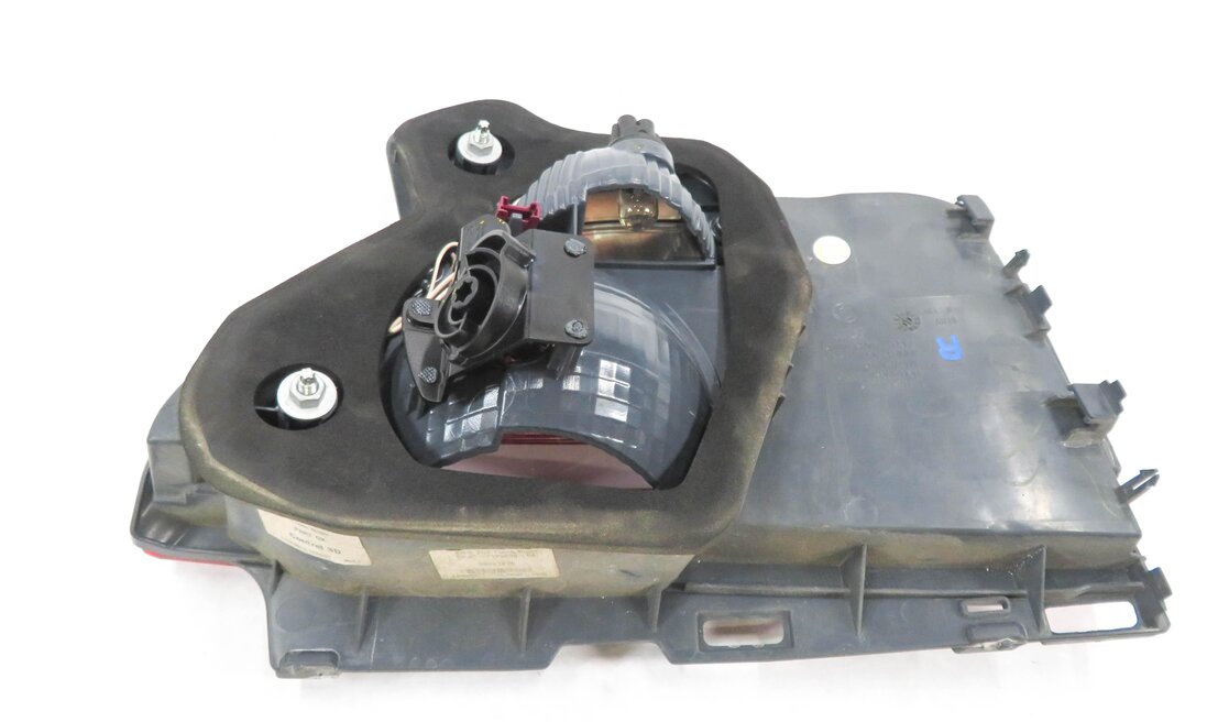 Thumbnail 6: 2010-2013 BMW 535iGT 550iGT (F07) RIGHT PASSENGER TRUNK LID TAILLIGHT LIGHT LAMP