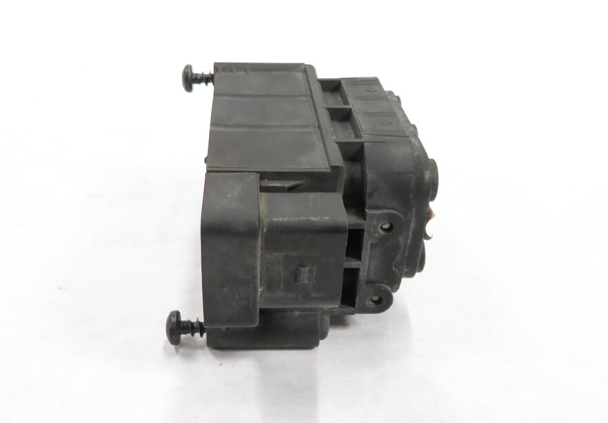 Thumbnail 3: 2008 MERCEDES BENZ GL320 (X164) AIR SUSPENSION PRESSURE RELIEF VALVE BLOCK