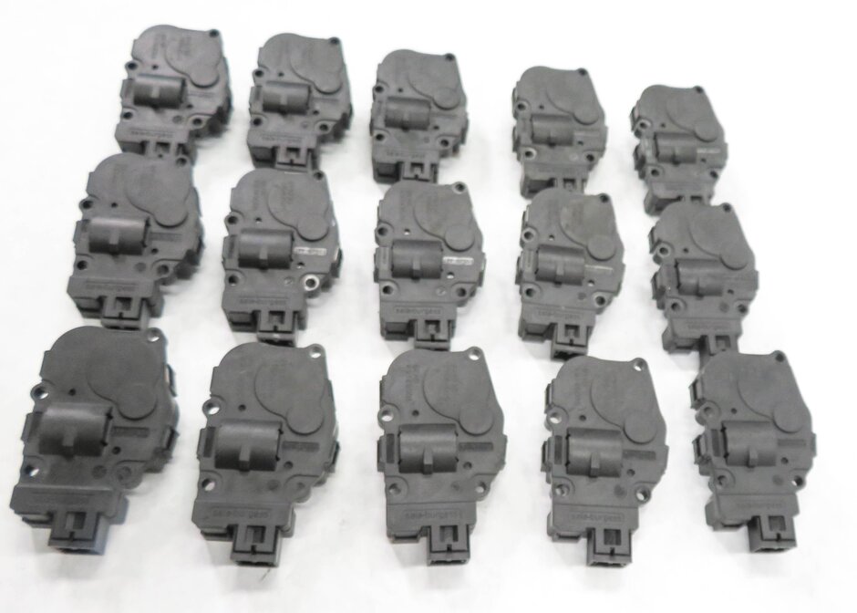 Thumbnail 3: 2011 BMW 740i (F01) FRONT HEATER A/C BLEND DOOR FLAP ACTUATOR SERVO MOTOR SET-15