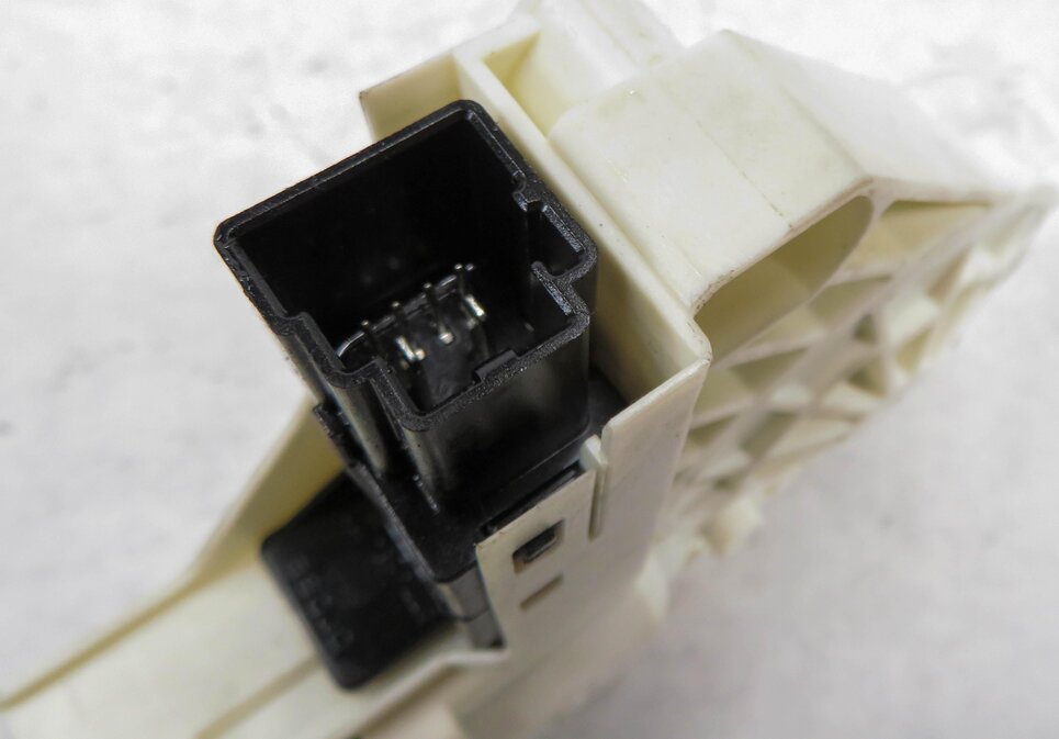 Thumbnail 6: 2010-2016 RANGE ROVER SPORT (L320) LR4 RIGHT FRONT PASSENGER POWER WINDOW MOTOR