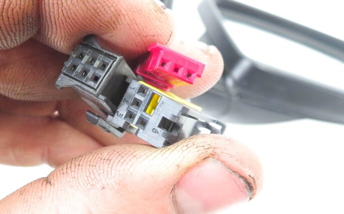 Thumbnail 6: 04-06 BMW 525i 530i 545i (E60) RIGHT HEATED MEMORY AUTODIM DOOR MIRROR (WHITE)