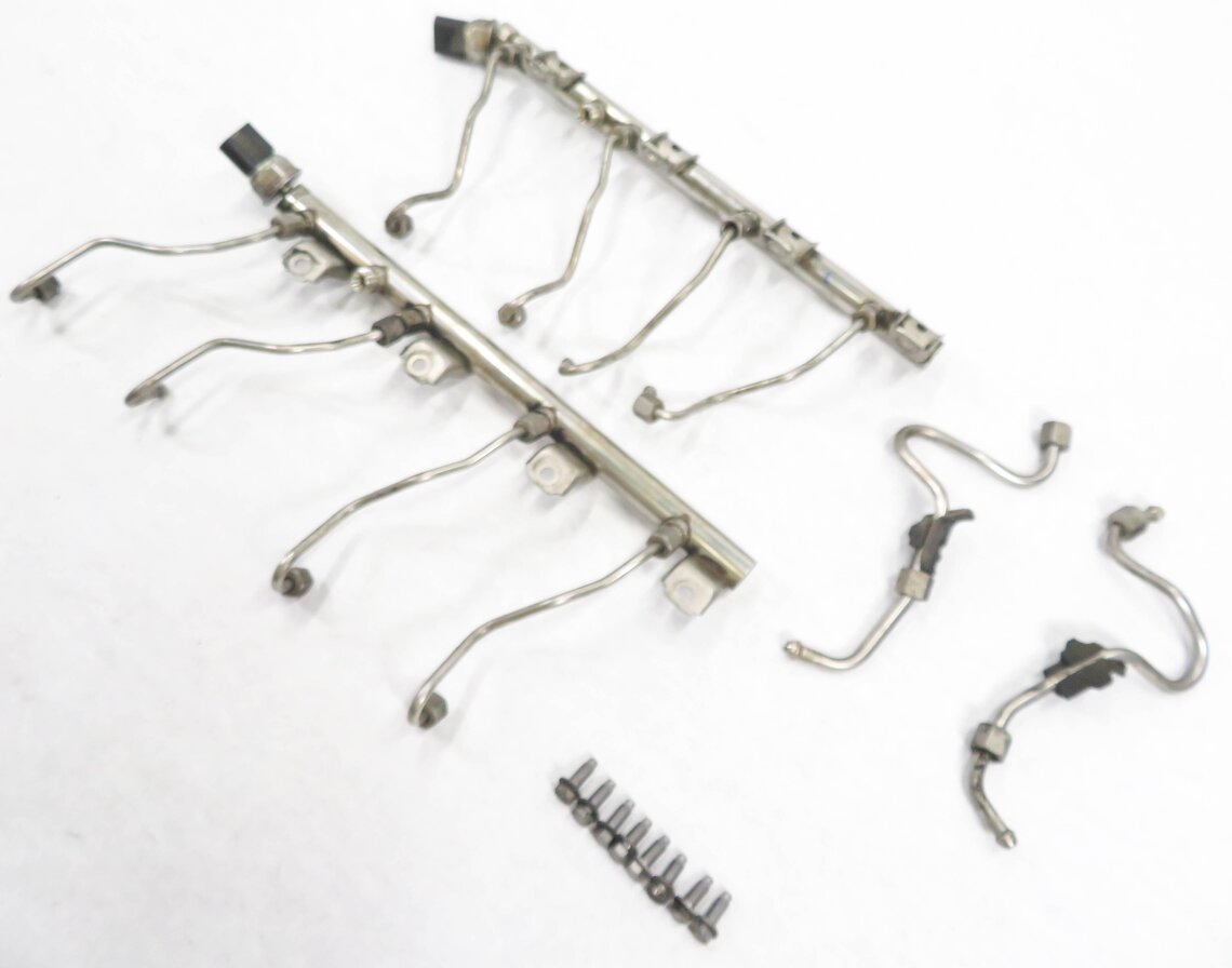2009 BMW 750i (F01) 4.4L MOTOR N63 TWIN TURBO ENGINE INJECTION FUEL RAIL SET-2