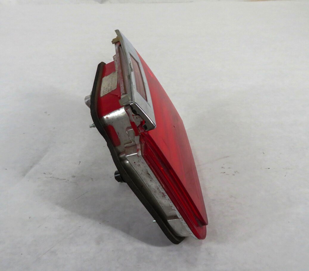 Thumbnail 6: 09-12 BMW 740i 750i 760i B7 (F01) RIGHT PASSENGER REAR TRUNK LID TAILLIGHT LAMP