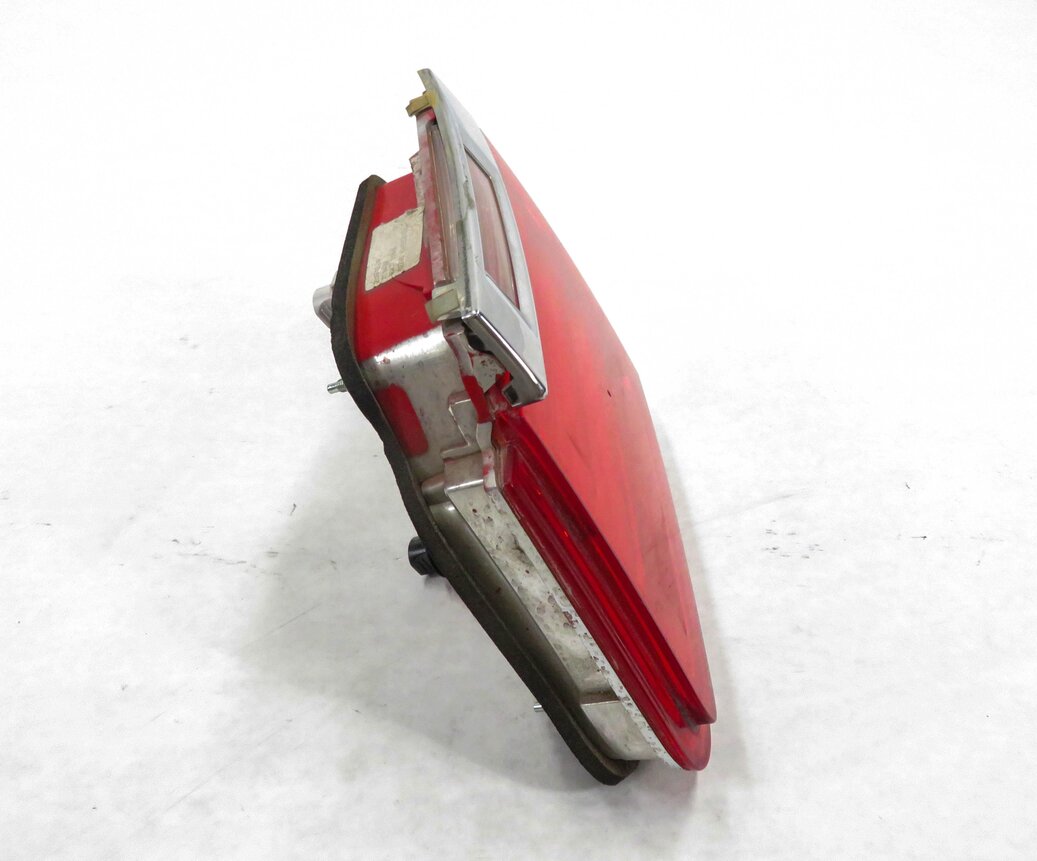 Thumbnail 7: 09-12 BMW 740i 750i 760i B7 (F01) RIGHT PASSENGER REAR TRUNK LID TAILLIGHT LAMP