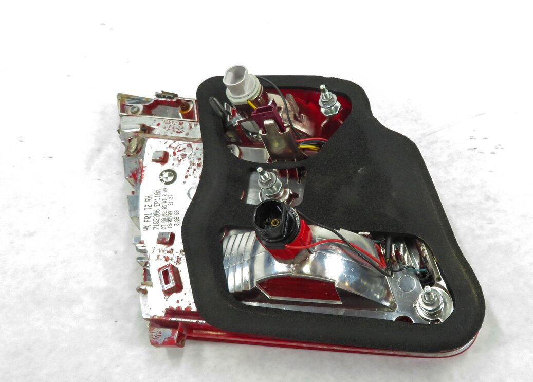 Thumbnail 8: 09-12 BMW 740i 750i 760i B7 (F01) RIGHT PASSENGER REAR TRUNK LID TAILLIGHT LAMP