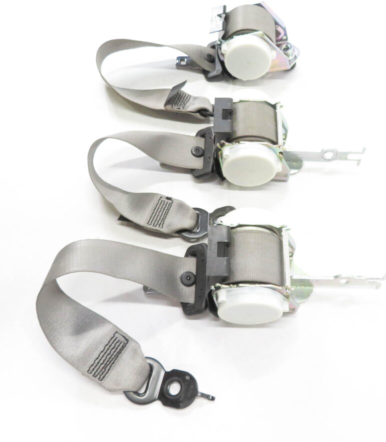Thumbnail 3: 2012 BMW 528i (F10) REAR - LEFT / CENTER / RIGHT SEATBELT RETRACTOR SET-3 (GRAY)