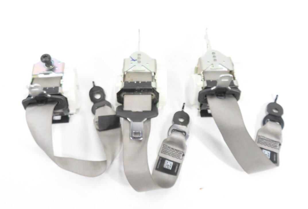 Thumbnail 5: 2012 BMW 528i (F10) REAR - LEFT / CENTER / RIGHT SEATBELT RETRACTOR SET-3 (GRAY)