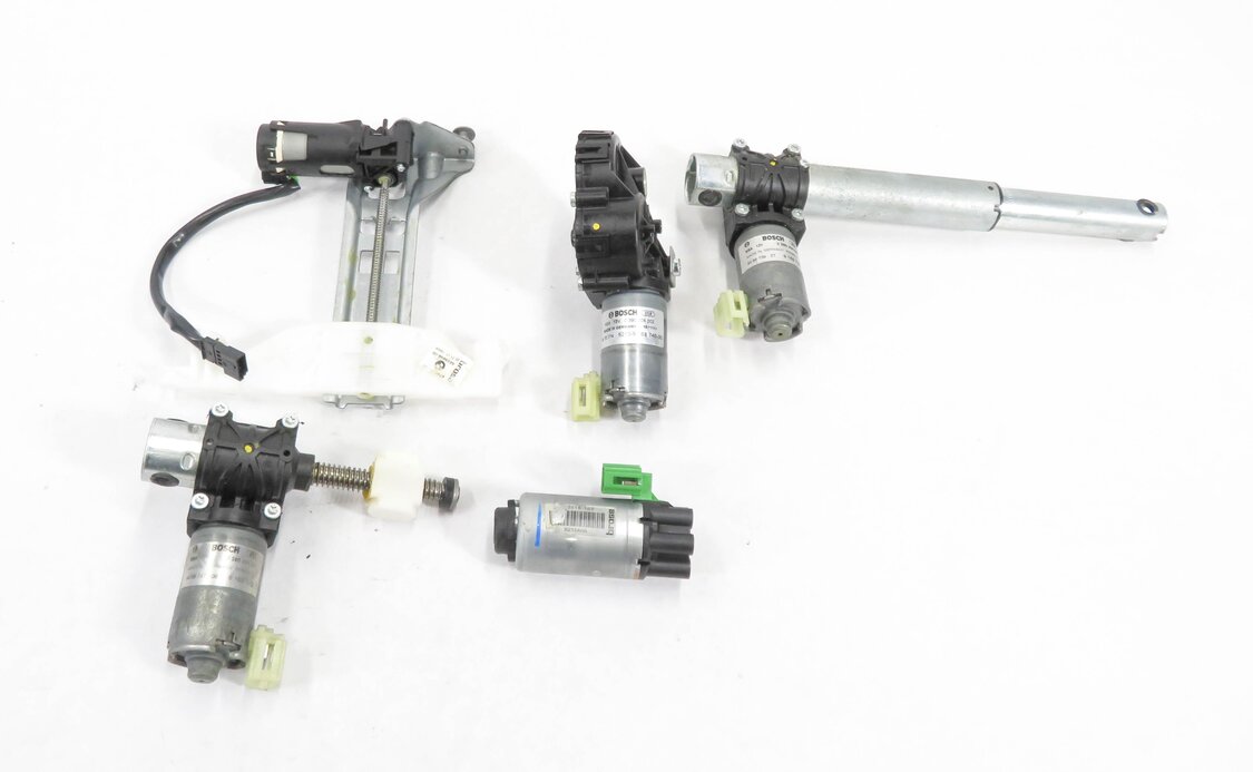 Thumbnail 2: 2012 BMW 528i (F10) RIGHT FRONT PASSENGER POWER SEAT ADJUST MOTOR SET-5