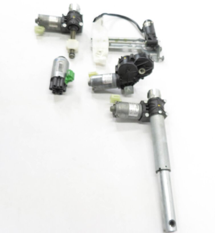 Thumbnail 3: 2012 BMW 528i (F10) LEFT FRONT DRIVER POWER SEAT ADJUST MOTOR SET-5