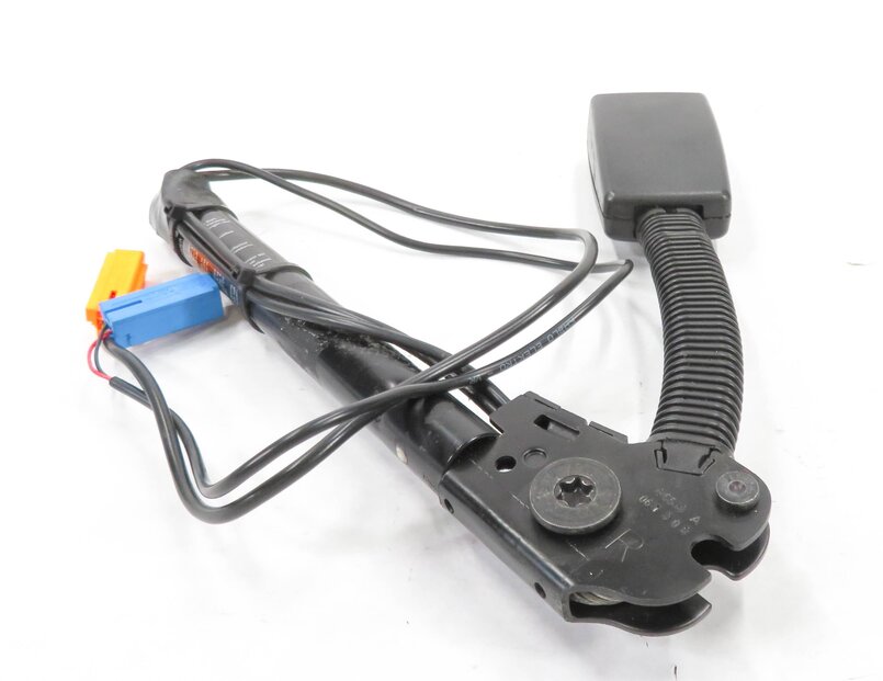 Thumbnail 4: 2005-2006 RANGE ROVER SPORT (L320) / LR3 RIGHT FRONT SEATBELT RECEIVER (BLACK)