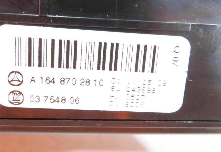 Thumbnail 7: 2006 MB ML500 (W164) HEATED SEAT SPORT ESP DSR HAZARD TRACTION SWITCH PANEL