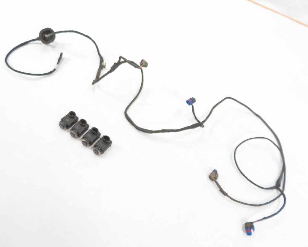 06 MERCEDES ML500 (W164) REAR PDC PARK DISTANCE SENSOR SET-4 w/ HARNESS (BLACK)