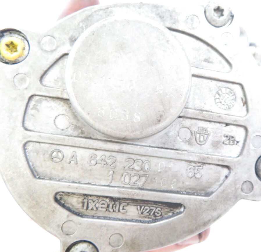 Thumbnail 6: 08-13 MB E320 E350 GL320 GL350 ML320 ML350 R350 3.0L OM642 DIESEL VACUUM PUMP