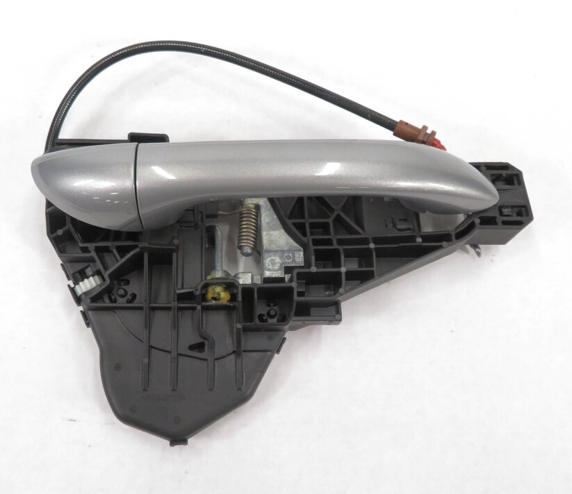 Thumbnail 2: 2011 MERCEDES ML350 (W164) RIGHT FRONT EXTERIOR DOOR HANDLE (PALLADIUM SILVER)