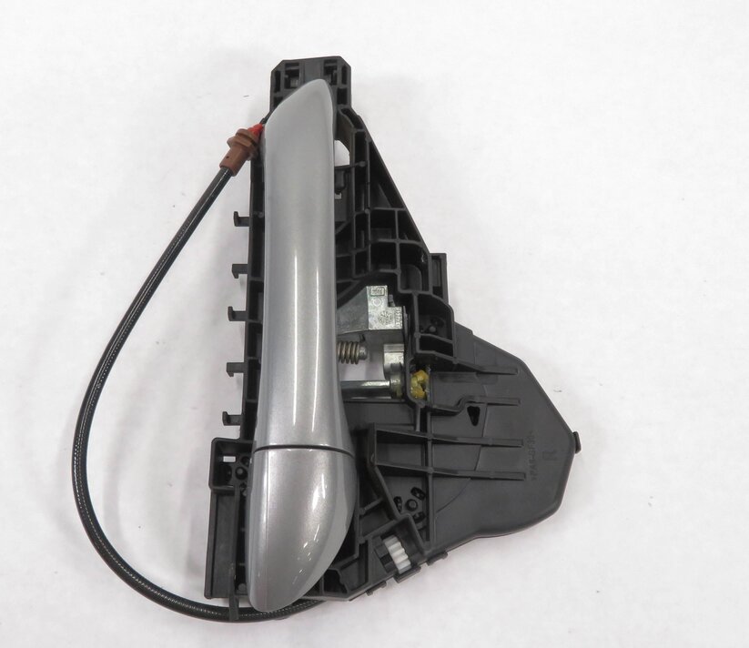 Thumbnail 3: 2011 MERCEDES ML350 (W164) RIGHT FRONT EXTERIOR DOOR HANDLE (PALLADIUM SILVER)