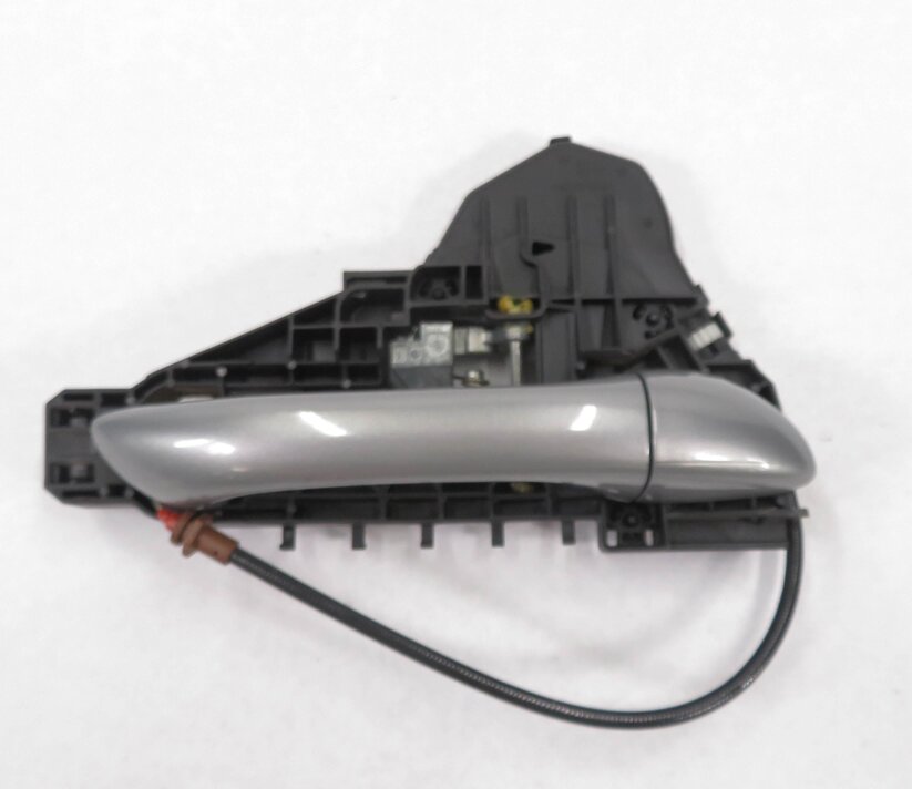 Thumbnail 4: 2011 MERCEDES ML350 (W164) RIGHT FRONT EXTERIOR DOOR HANDLE (PALLADIUM SILVER)