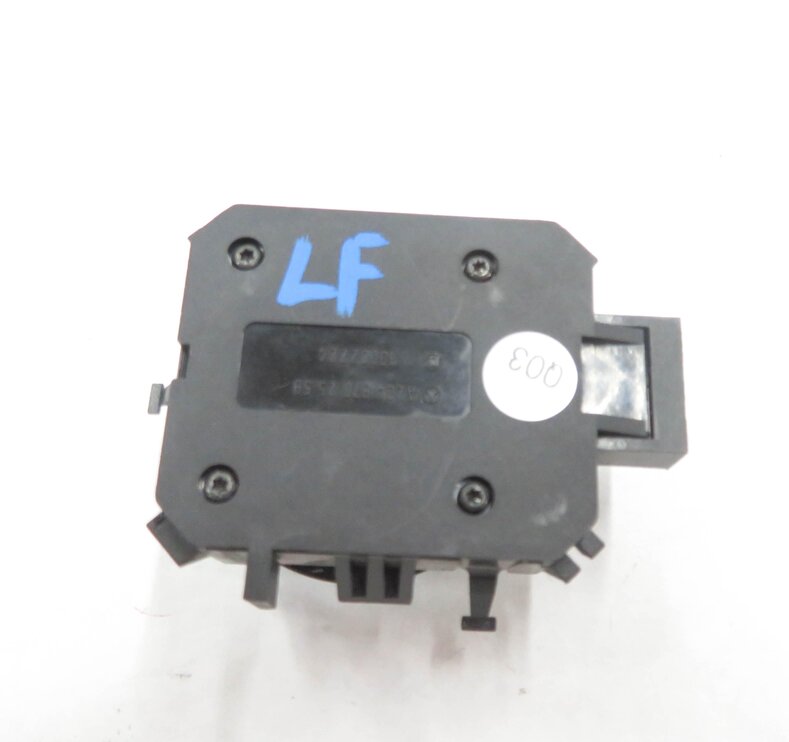 Thumbnail 5: 2011 MB ML350 (W164) LEFT FRONT DRIVER SEAT LUMBAR ADJUST CONTROL SWITCH BUTTON