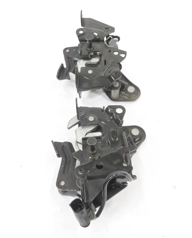 Thumbnail 3: 2009 BMW 750Li (F02) FRONT LOWER LEFT & RIGHT HOOD LOCK LATCH CATCH SET-2