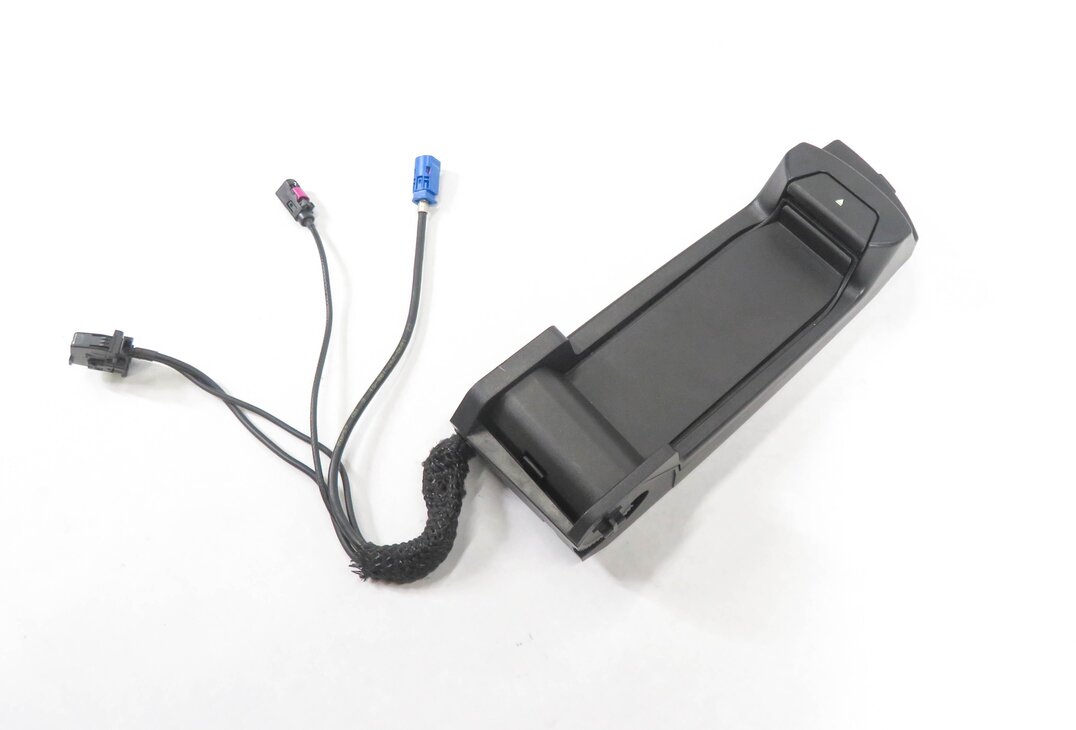 2009 BMW 750Li (F02) FRONT CENTER CONSOLE SNAP IN CELL PHONE CHARGING CRADLE