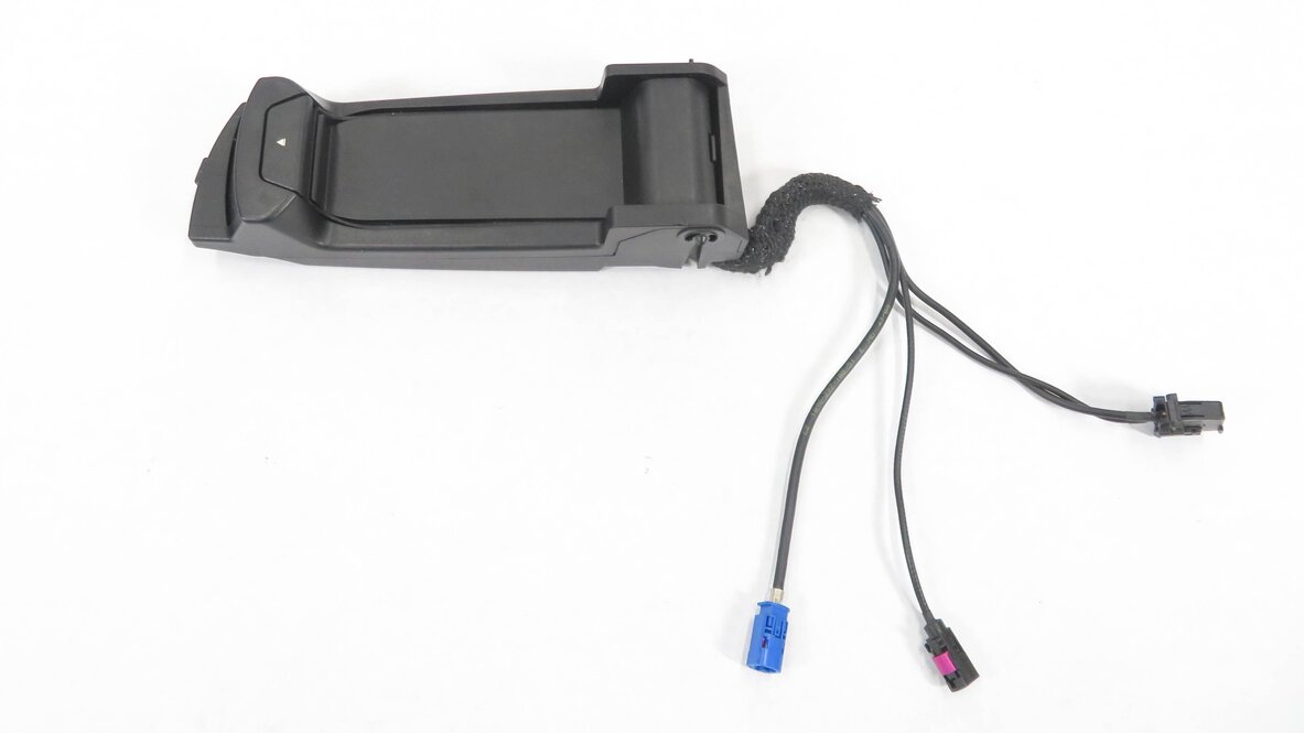 Thumbnail 3: 2009 BMW 750Li (F02) FRONT CENTER CONSOLE SNAP IN CELL PHONE CHARGING CRADLE