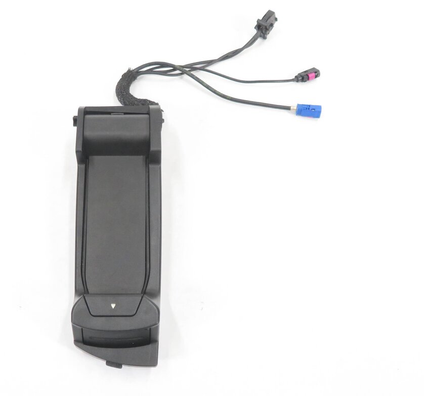 Thumbnail 4: 2009 BMW 750Li (F02) FRONT CENTER CONSOLE SNAP IN CELL PHONE CHARGING CRADLE