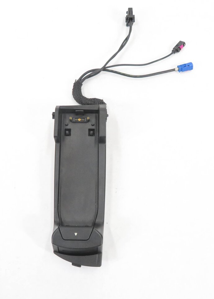 Thumbnail 7: 2009 BMW 750Li (F02) FRONT CENTER CONSOLE SNAP IN CELL PHONE CHARGING CRADLE