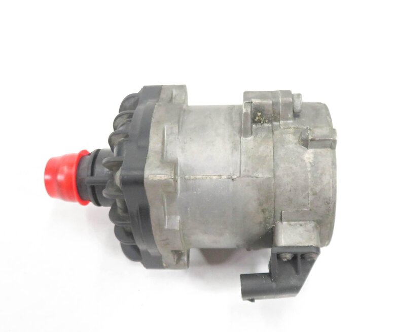 Thumbnail 2: 2009 BMW 750i (F01) 4.4L TWIN TURBO ENGINE AUXILIARY ELECTRIC WATER COOLANT PUMP