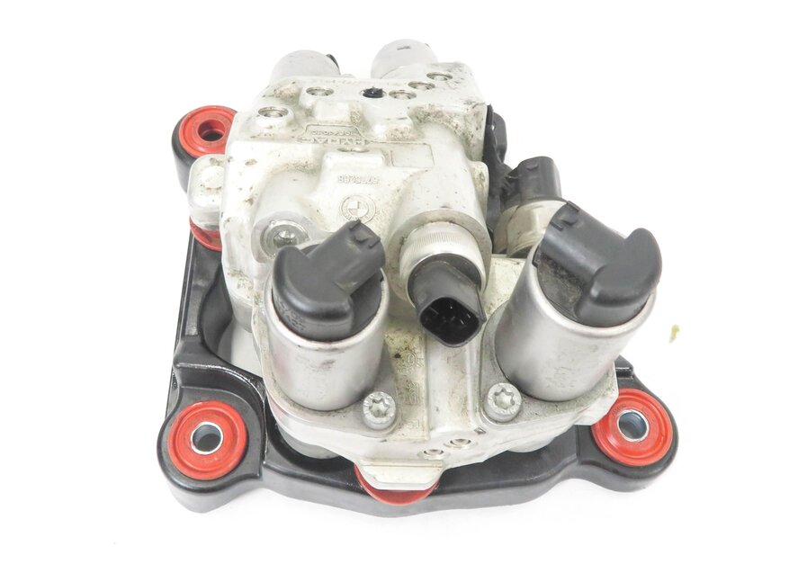 Thumbnail 4: 2009 BMW 750Li (F02) 4.4L N63 TWIN TURBO DYNAMIC DRIVE HYDRAULIC VALVE BLOCK