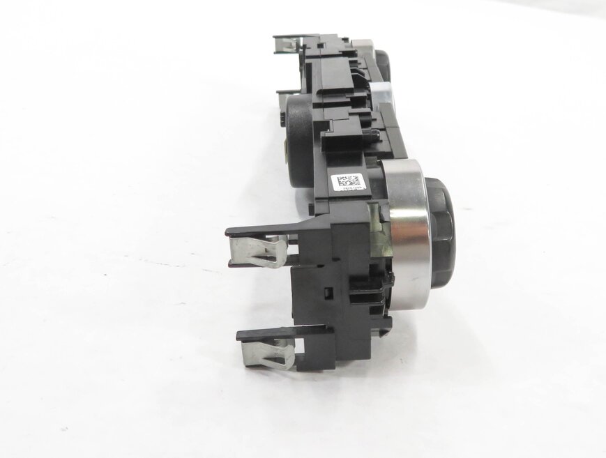 Thumbnail 5: 2011 RANGE ROVER SPORT (L320) STEREO NAV PHONE AUDIO VIDEO SWITCH PANEL w/ CLOCK
