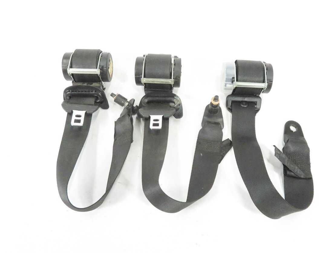 Thumbnail 2: 2006 LAND ROVER LR3 - REAR 2nd SECOND ROW SEATBELT RETRACTOR SET-3 (BLACK)