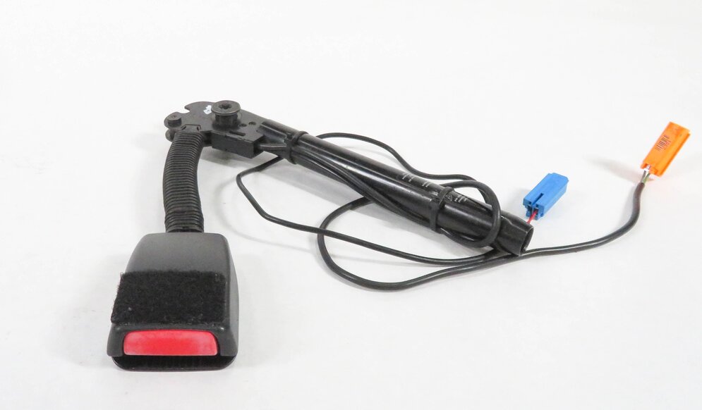 Thumbnail 2: 2005-2006 RANGE ROVER SPORT (L320) / LR3 RIGHT FRONT SEATBELT RECEIVER (BLACK)